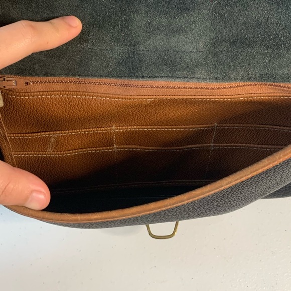 Dooney & Bourke Vintage All weather Leather Bag - Picture 13 of 15